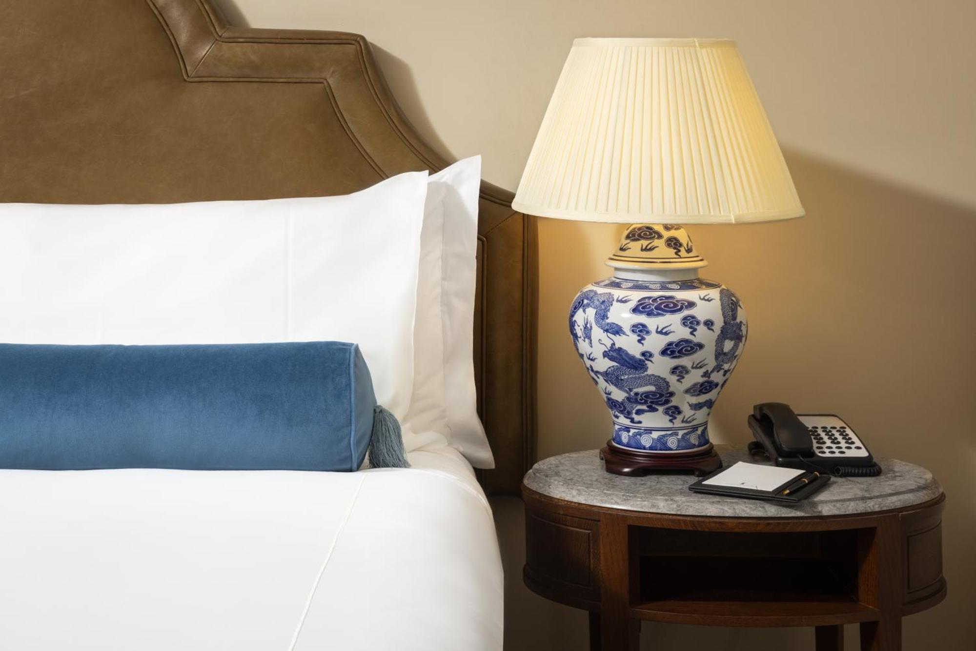 فندق كارتون هاوس ماينوث المظهر الخارجي الصورة A lampshade